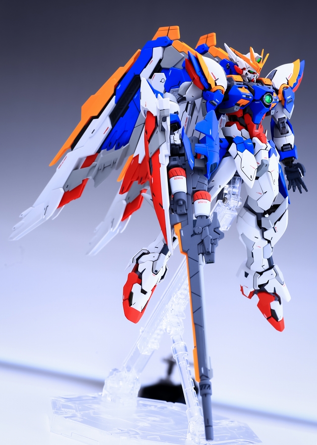 ハイレゾリューションモデル 1/100 ウイングガンダム EW プラモデル