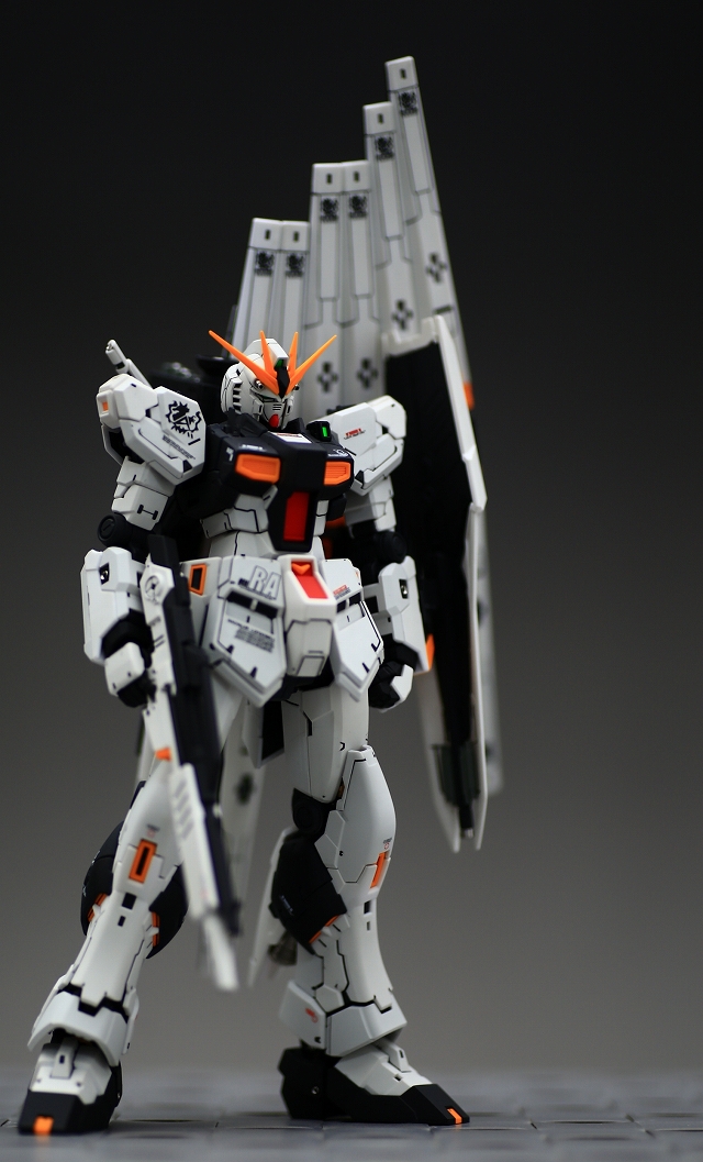 RG νガンダム ガンプラ完成品 - 模型